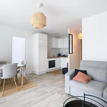 Cosy Pour 4, A 2 Pas De La Avec Balcon ! - Fr-1-236-161 Apartment Cucq